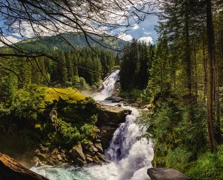 Beautiful waterfall surrounded by trees Stockfoto's