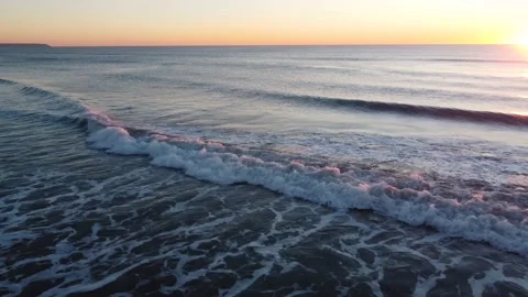Beautiful Waves during Sunset at Costa da Caparica beach, Portugal Video stock 145701992
