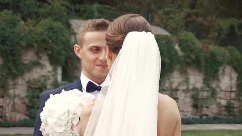 Beautiful Wedding Couple Видео 71995896