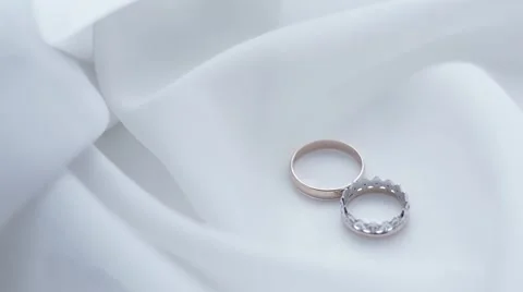Beautiful wedding rings 動画素材 64861114