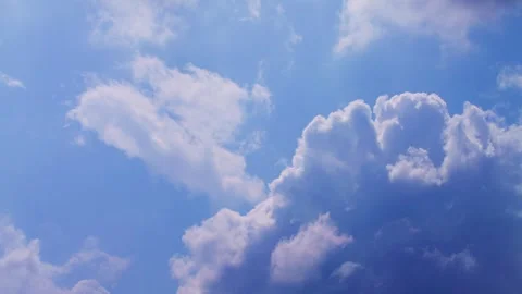 Beautiful white cumulus clouds (timelaps) Stock Footage 331367197