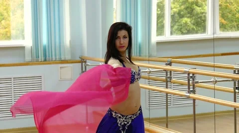 Oriental Bra Put on Girl Dancing Belly Dance, Arabic Female Dance