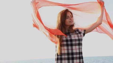 Beautiful women shawl develops on the wind 動画素材 89160811