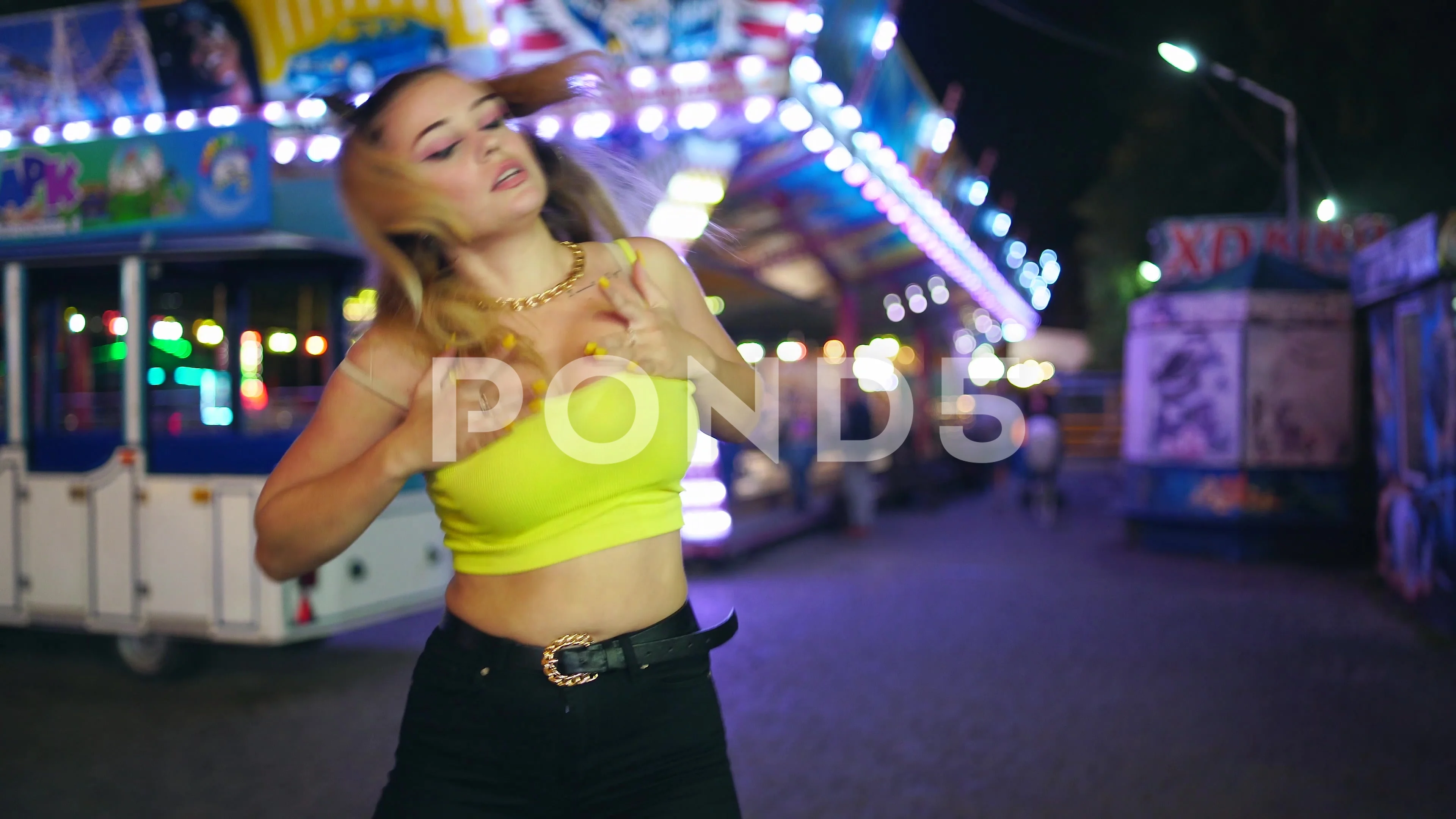 Young attractive blonde woman jumping tr, Stock Video