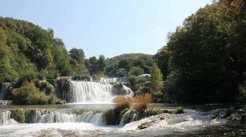 Beautifull waterfall 動画素材 8677741