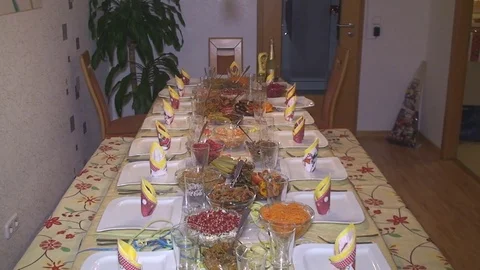 Beautifully served festive table Vídeos de archivo 72557680