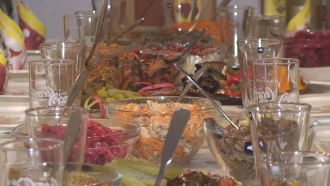 Beautifully set festive table Vídeos de archivo 73851215