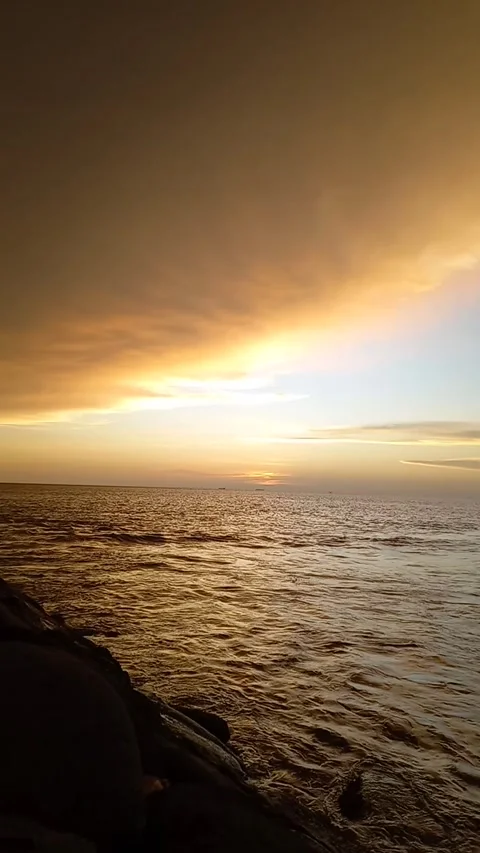The beauty of the evening sky 스톡 동영상 243429598