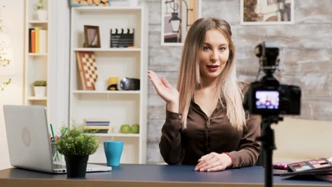 Beauty influencer recording a makeup tutorial 動画素材 121663980