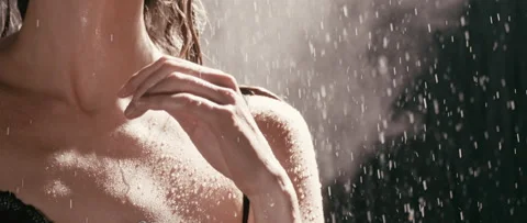 Beauty in the rain Video stock 243682112