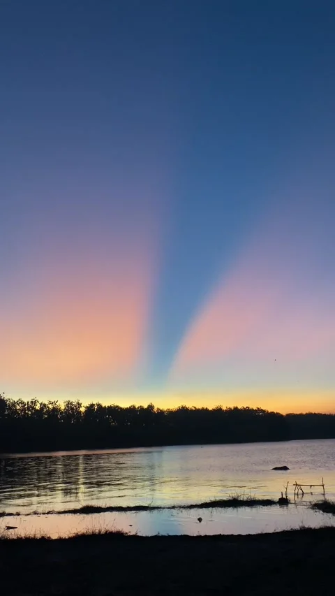 The beauty of the sky in the evening Video stock 220036761