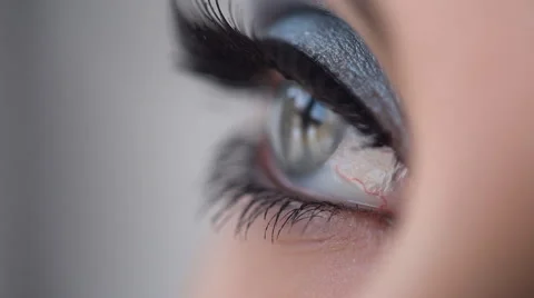 Beauty woman eye makeup. False eyelashes. 库存影片 59559954