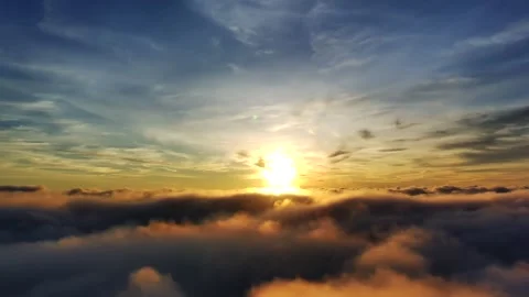 Beauty_above_the_clouds_0 Vídeos de archivo 325063907
