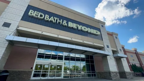 Bed, Bath &amp;amp; Beyond goes out of business and files for bankruptcy protection Stock Footage 239462973