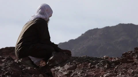 Bedouins talking in the desert, Hurghada, Egypt Stock Footage 37885761