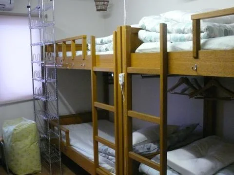 Bedroom in hostel 库存照片