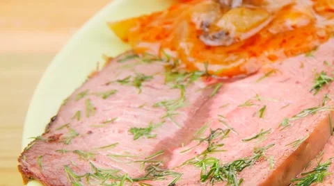 Beef on plate with peppers Vídeos de archivo 50957491