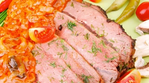 Beef on plate with peppers Vídeos de archivo 51346424