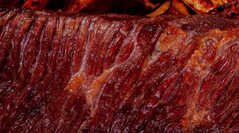 Beef on potato chips with fresh tomato Видео 50490609