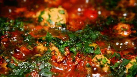 Beef stew with potatoes, carrots and vegetables Vidéo 196608920