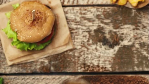 Beer and burger Video stock 81234955