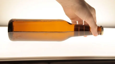 Beer and hand Stock-Footage 62895251