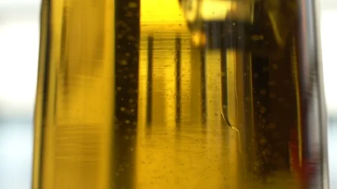Beer bubbles side view, close up Video stock 106481607