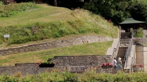 Beer, cliff path pan left 库存影片 138066954