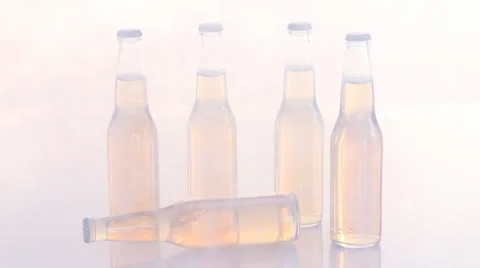 Beer in the fridge Vídeo Stock 5130489