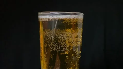 Beer in glass Video stock 228548306