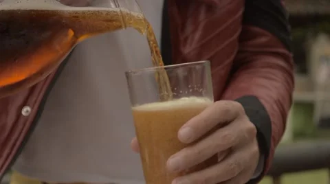 Beer pouring Vidéo 48862803