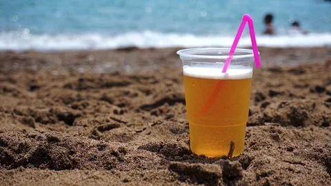 Beer on the sand beach. Stock-Footage 93156153