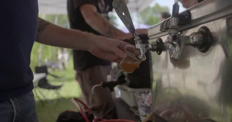 Beer Tap Stockbeeldmateriaal 81974614