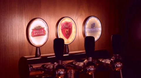 Beer tower in bar Vídeos de archivo 59575346