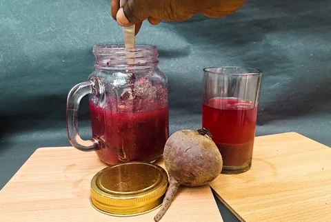 Beet root and lemon juice : Refreshing beetroot and lemon juice Stock Footage 317503711