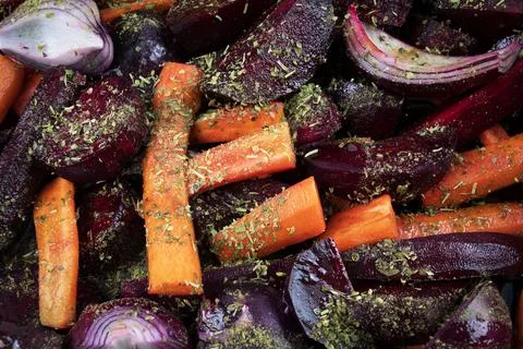 Beetroot and carrots ready to bake Foto stock