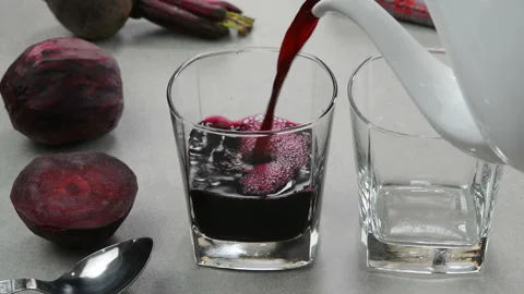 Beetroot juice in glass cups 動画素材 146524921