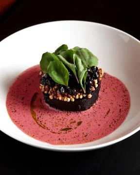 Beetroot Starter Close Up With Buckwheat And Black Currant Sauce Fine Dining Fotos Stock