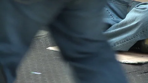 Beggar 库存影片 77168122