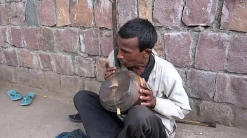 Beggar singer 2 스톡 동영상 22468870