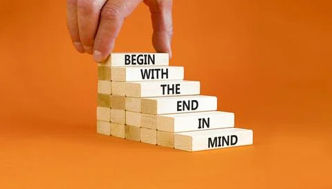 Begin in end of mind symbol. Concept words Begin with the end in mind on wo.. Foto stock