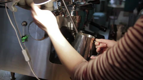 The beginning of preparing coffee Видео 58861875