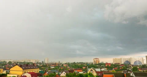 The beginning of rain in the city Stock Footage 109206278