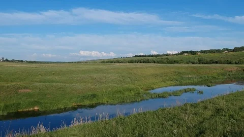 The beginning of the river Don. Shooting from the quadcopter. 스톡 동영상 112975026