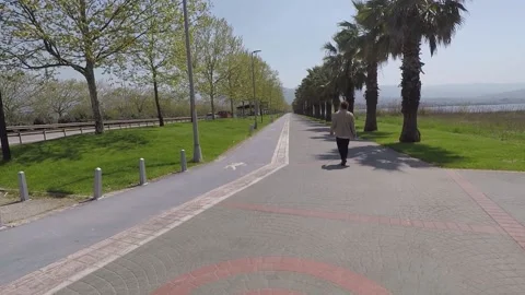 Behind scenes man walking Stock Footage 191692672