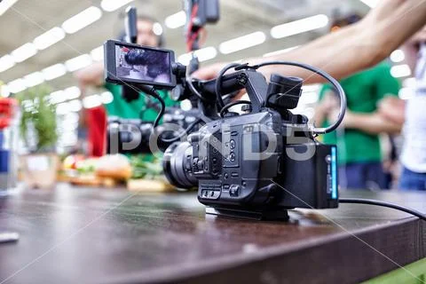 Behind the scenes of video production or video shooting. The concept of Stock-Fotos