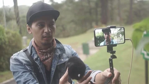 Behind The Scenes of a Vlog 스톡 동영상 243092057