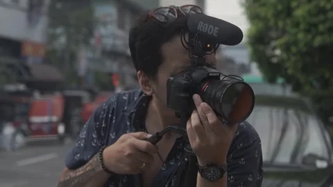 Behind The Scenes of a Vlog 스톡 동영상 243095385