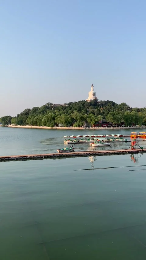 Beihai lake harbor in Beijing Video stock 341982602