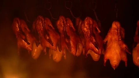 Beijing Roasted duck with fire 動画素材 81813952
